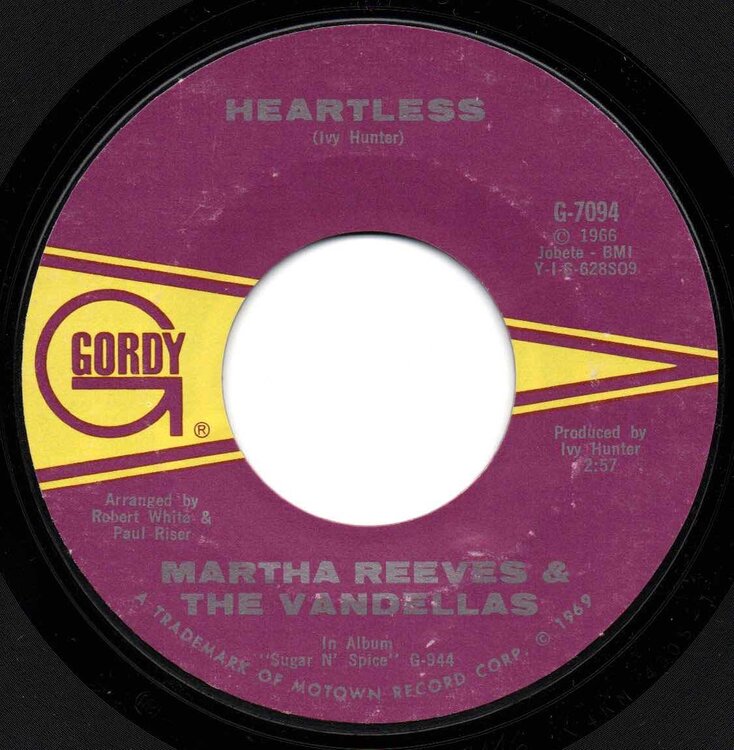 1870778352_MarthaReevesHeartless.thumb.jpg.530c85dfd141b1cad5c6511225609723.jpg