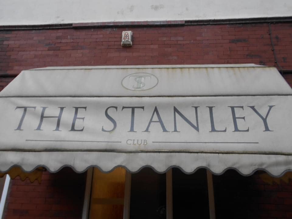 StanleyClubfrontage.jpg.066efef990587b32c0e79dbf846974f4.jpg