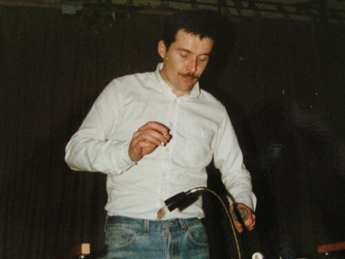 guy hennigan dj'ing at allanton mid 80's