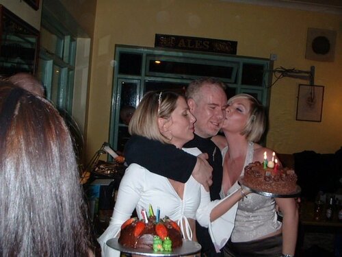 birthday cake kiss