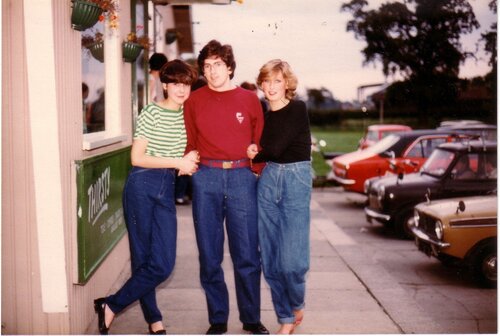 outside jaspers, york oct 1980