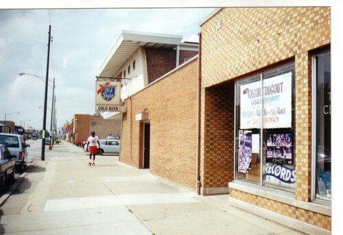 steve @ record dugout chicago  sept 92