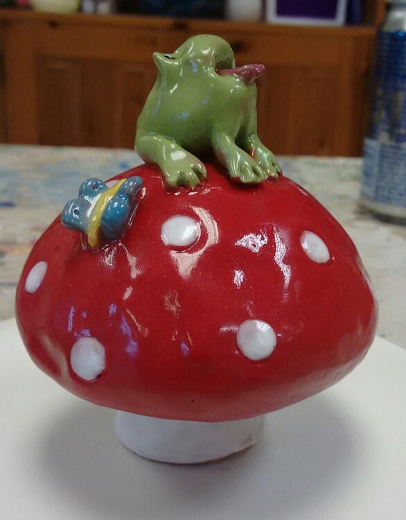 toadstool.thumb.jpg.6ccfc10423612f60c7cafa8526e74c96.jpg