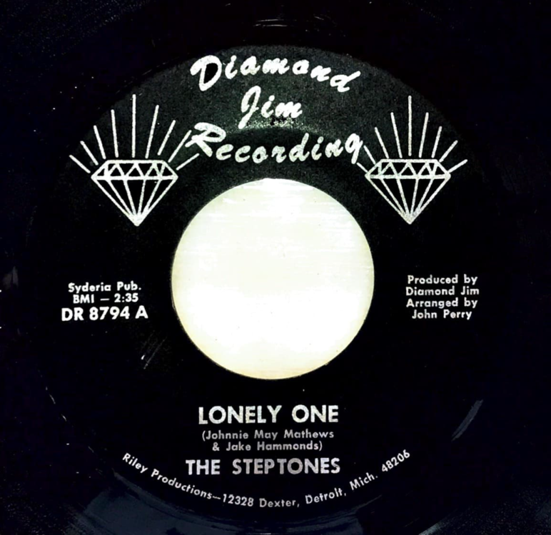 799861056_TheSteptones-LonelyOne.thumb.png.e52e3a173b942c62da8260f239aad6d5.png