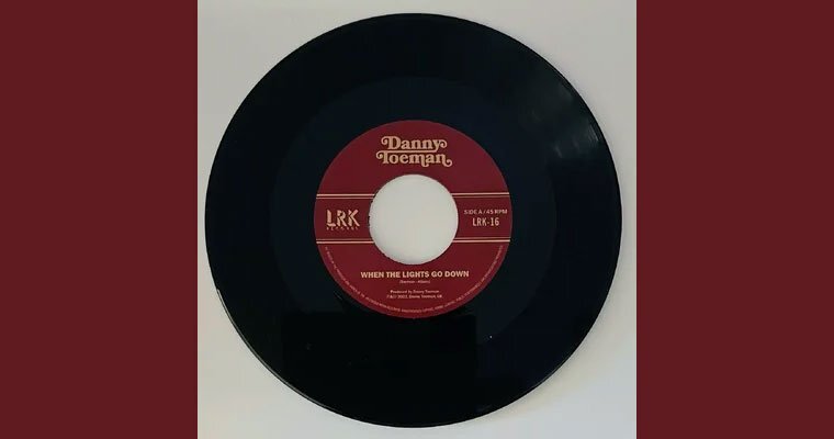 New Retro Soul 45 Danny Toeman - When the Lights Go Down - LRK Records magazine cover