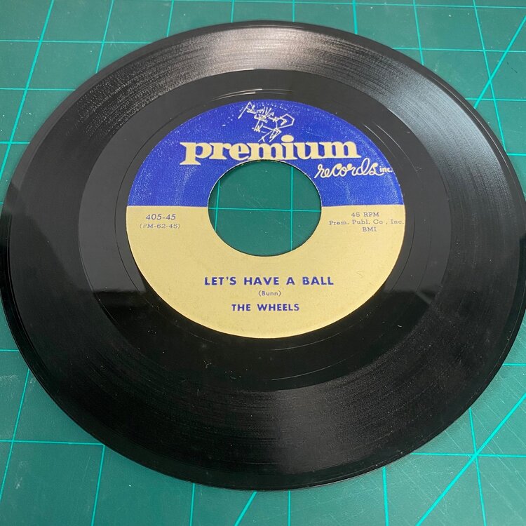 wheels - let's have a ball [premium].jpg