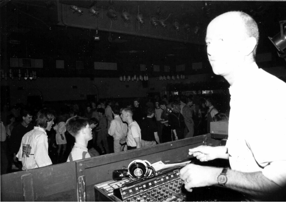 Richard At The Decks .jpg