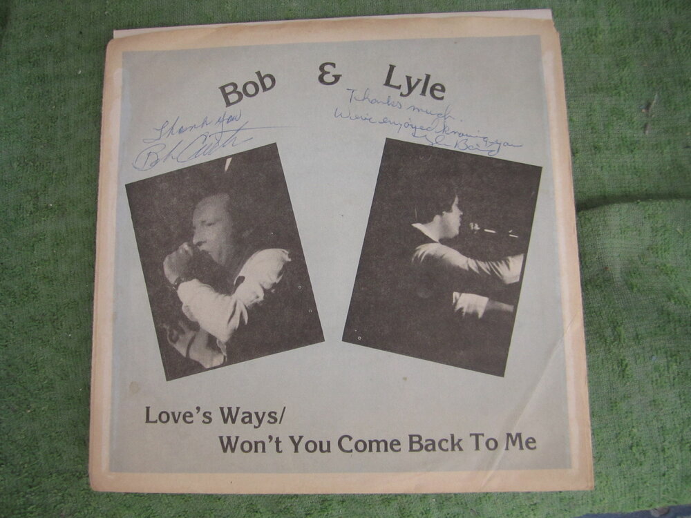 Bob & Lyle pic sleeve auograph.JPG