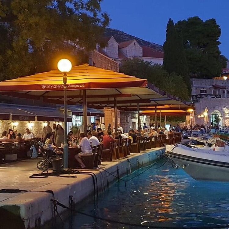 Pumparellas Restaurant Bol.jpg