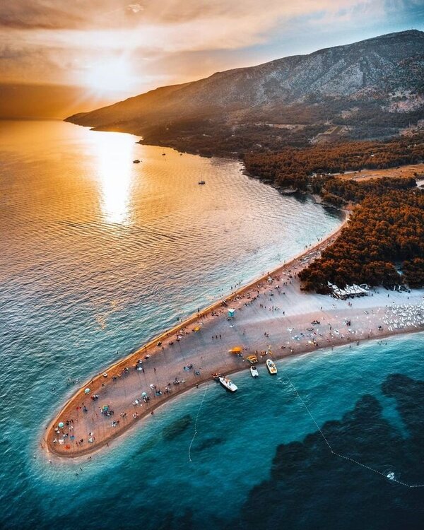 Zlatni Rat Beach 7.jpg